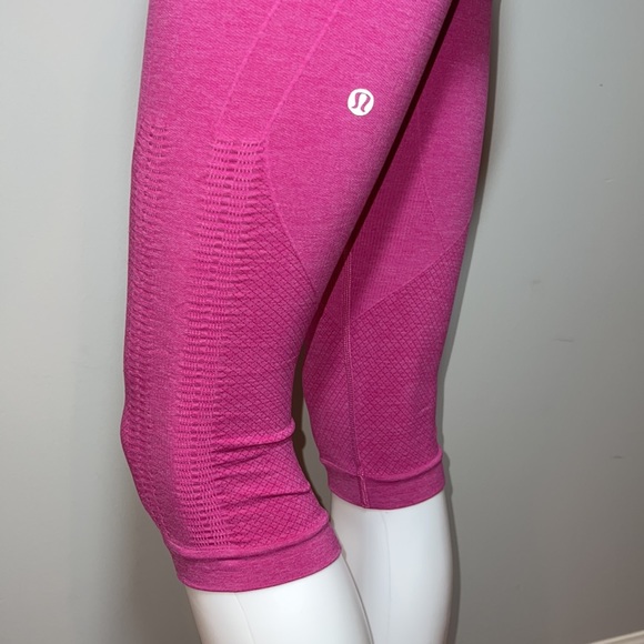 Lululemon In The Flow Crop II in Heathered Raspberry - Picture 5 of 8